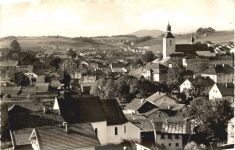Regen, i.Hintergrund Degenhardtsiedlung mit Kronberg