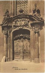 Amberg, Portal der Schulkirche