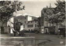 Grades - Place de la Republique