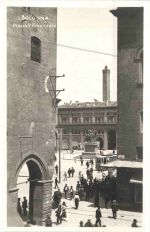 Bologna - Piazza V. Emanuele