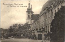 Donaueschingen - Fürstl. Schloss mit Stadtkirche und Donauquelle