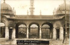 München - Der in Brand geschossene Kiosk am Stachus