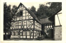Leubsdorf am Rhein - altes Fachwerkhaus
