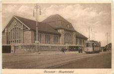 Darmstadt - Hauptbahnhof mit Strassenbahn