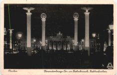 Berlin - Brandenburger Tor im Festschmuck - 3. Reich