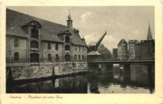 Lüneburg - Kaufhaus mit altem Kran