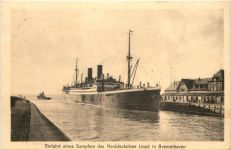 Bremerhaven - Einfahrt eines Dampfers
