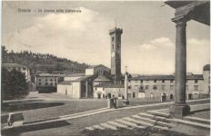 Fiesole - La piazza colla Cattedrale