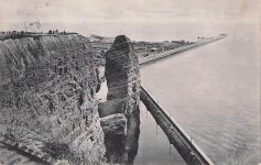Helgoland, Mönch mit Schutzmauer