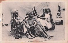 rauen aus Djibouti - Friseur .- Berufe ca 1910 AK Afrikan. Volkstyp