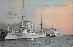 S. M. S. Berlin" und „Hamburg" im Hamburger Hafen.
