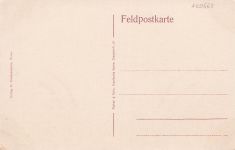 Künstler-AK Soldat mit Pfeife im Schützengraben