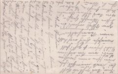 Familie (einen Mann, eine Frau und zwei kleine Kinder) zeigt. Es handelt sich um ein Kabinettfoto