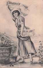 Frau im Stil der Belle Époque oder des Art Nouveau, die eine Zeitung trägt. Der Stil erinnert an die Zeit um die Jahrhundertwende vom 19. zum 20. Jahrhundert.