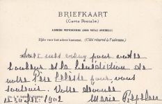 Hafenlandschaft mit mehreren Segelbooten darstellt.