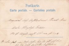 Aufschrift „Ist denn Lieben ein Verbrechen?“.