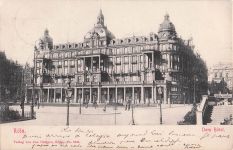 AK Köln, Passanten vor dem Dom-Hotel