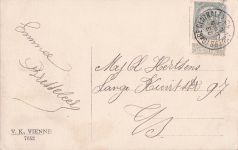 Das Bild zeigt eine Szene, die dem traditionellen Jagdreiten oder einer Hubertusjagd