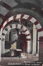 Krönungsstuhl Kaiser Karls des Grossen im Münster zu Aachen.