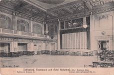 großen Saal des Restaurants und Hotels Kaiserhof in Behlendorf.