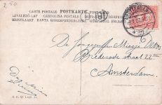 Ansichtskarte Zwei niederländische Kinder in Trachten küssen sich auf einer Wiese