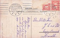 Künstler Ak Gerstenhauer, Schüler in Niederländischer Tracht, Schulbank, Bücher