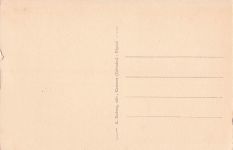 En avant... la musique ELANIGIRI A gauche l'église