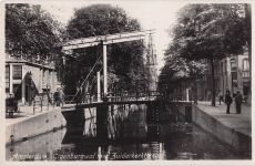 Amsterdam, Croenburgwal met Zuiderkerktoren.