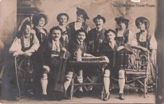 Tobias Wilhelms Tiroler Truppe.