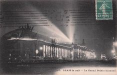 107. PARIS la nuit Le Grand Palais illuminé