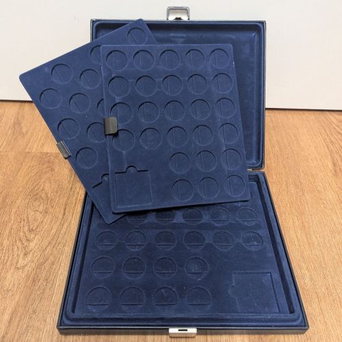 Münzkassette Schatulle mit 2 Tableaus für DDR 5 & 10 Mark Gedenkmünzen - gebraucht