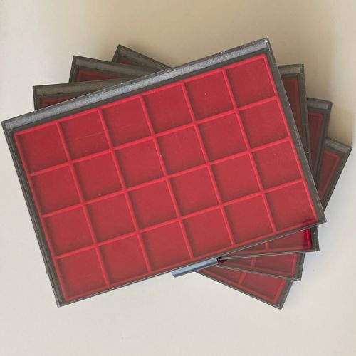 KABE Münzboxen Exquisit mit eckigen Vertiefungen - Rot - verschiedene Größen!