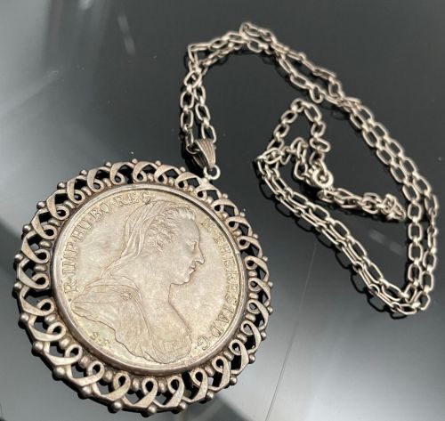 Maria Theresia Taler 1780 Silbermünze mit Anhänger und Silberkette 835 70 cm