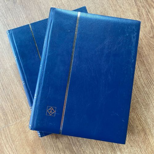 2x Briefmarken Einsteckbuch mit 64 weißen Seiten - Blau - verschiedene Hersteller