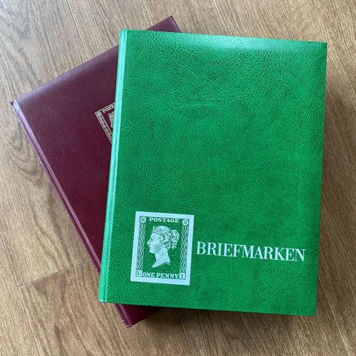 2 x Einsteckbuch mit 48 schwarzen Seiten - Grün und Rot - verschiedene Hersteller