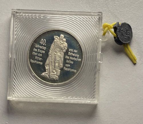 DDR 10 Mark 1985 - 40 Jahre Befreiung Faschismus - PP original verplombt