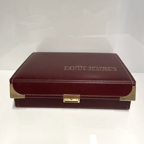 Münzkassette weinrot für 5 Tableaus leer - gebraucht neuwertig