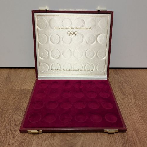 Münzkassette Schatulle Bundesrepublik Deutschland 10 DM Gedenkmünzen Olympiade gebraucht