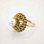 Goldring mit Perle im Stil der 1960er Jahre | 750 / 8,7g / Gr. 57