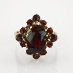 Goldring mit Granaten im Stil des späten 19. Jhd. | 333 / 4,5g / Gr. 54