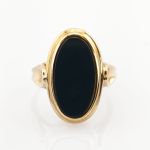 Moderner Goldring mit Onyx-Cabochon | 333 / 3,6g / Gr. 51
