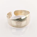 Silber Armreif Hammerschlag breit modernistisch