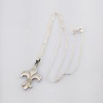 Silber Anhänger mit Kette - Lilie, florales Symbol