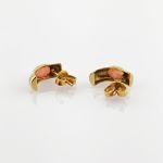 Charmante Ohrstecker aus Gold mit Mondstein