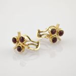 Elegantes Granat-Schmuckset aus Gold, bestehend aus Ring und Ohrclips, um 1970