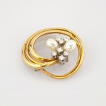 Elegante Brosche aus Gold mit Perlen und Diamanten