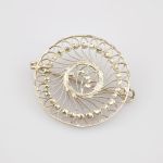 Feine Silberbrosche mit filigranem Markasit-Design