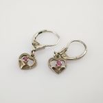 Filigrane Ohrringe aus Silber mit Spinell