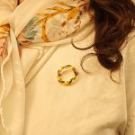 Vintage-Brosche aus Gold mit Emaille