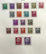 Saarland 1947-1959 Sammlung postfrisch komplett ohne Blocks im Borek Album